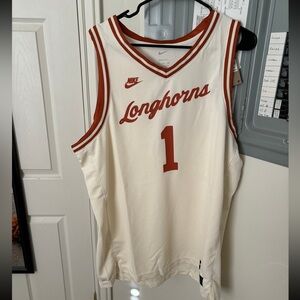 Texas longhorns cream basketball jersey. NWT. Men’s XL